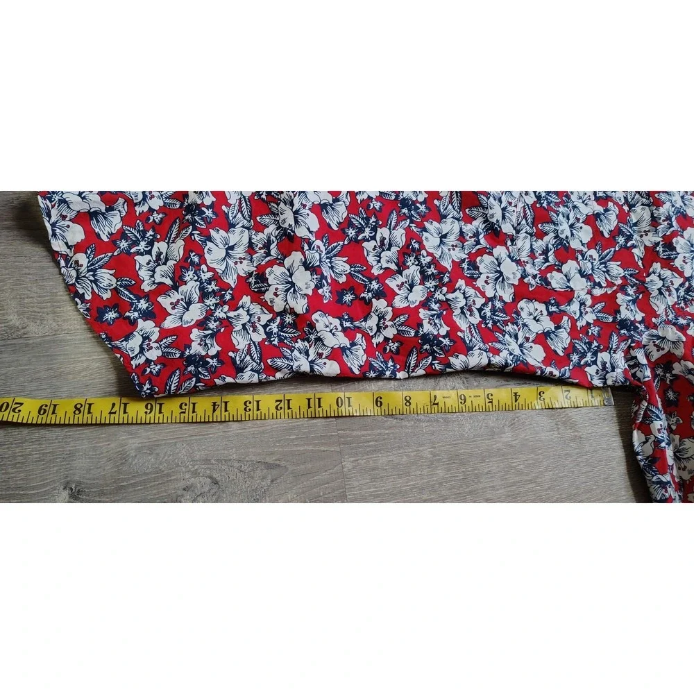 J. Crew Shirt Size M Secret Wash 98% Organic Cotton Classic Stretch Floral AE716